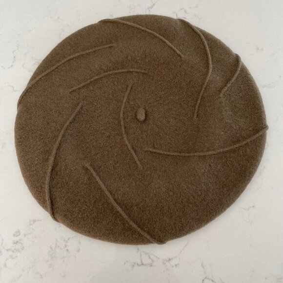 Un Jour Ailleurs Classic Vintage 100% Wool Beret/Tam Olive Green Sz OS - Picture 1 of 8